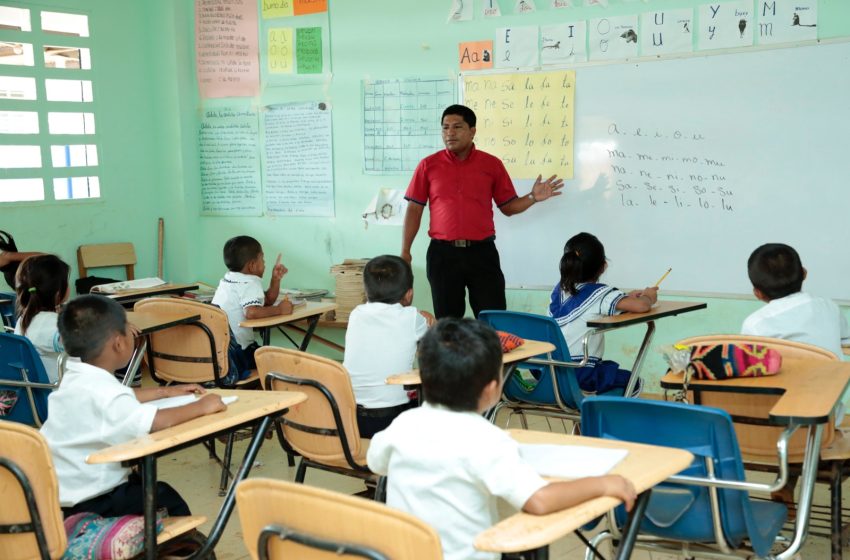  Directivos de escuelas de la comarca ngäbe reciben inducción sobre el uso del FECE