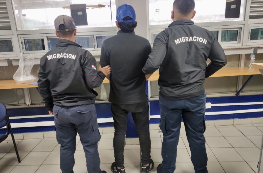  Por irregularidades migratorias extranjeros son trasladados a recinto migratorio masculino