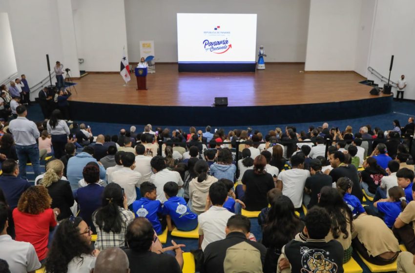  Presidente Cortizo y Primera Dama de la República inauguran la IX Olimpiada Nacional de Robótica