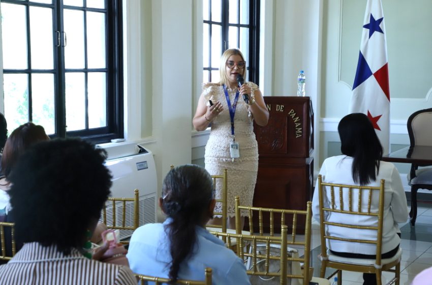  Defensoría capacita en prevención del bullying en entornos escolares