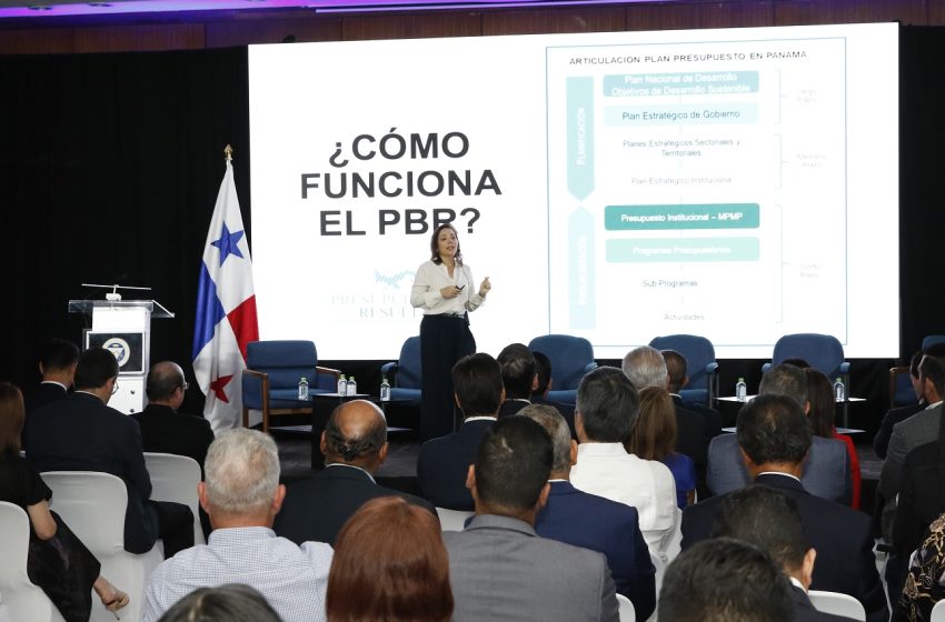  Realizan Foro de Institucionalidad: Transparente, Eficiente y Participativa