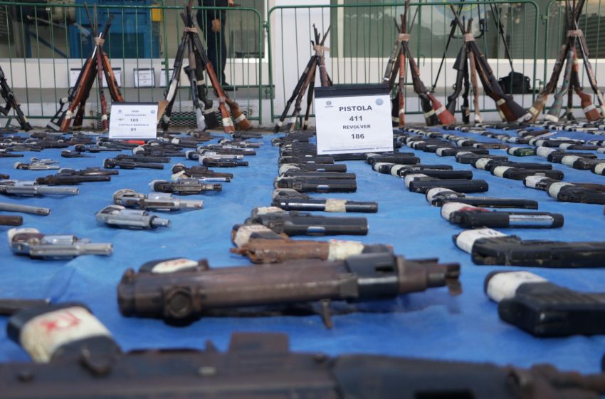  Más de 1,000 armas de fuego fueron destruidas durante una ceremonia en la Policía Nacional