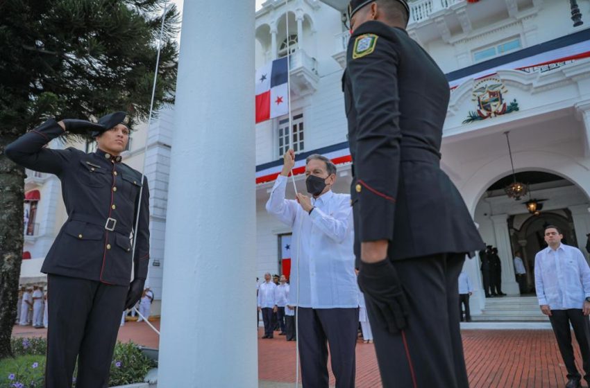  Gobierno Nacional rinde honores a la Patria en sus 120 años como Nación libre y soberana