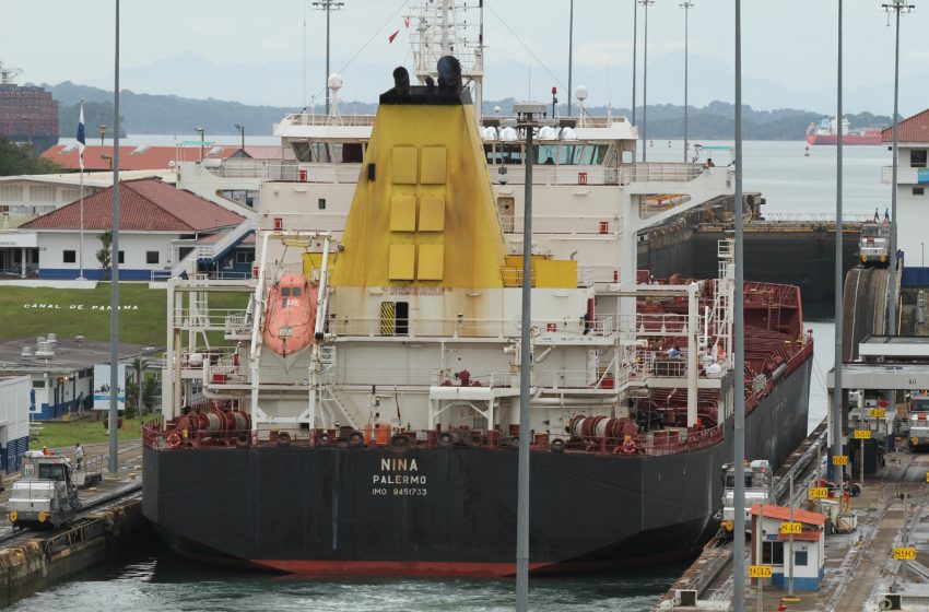  Prácticos del Canal de Panamá preocupados ante los bajos niveles de agua en los lagos Gatún y Alajuela