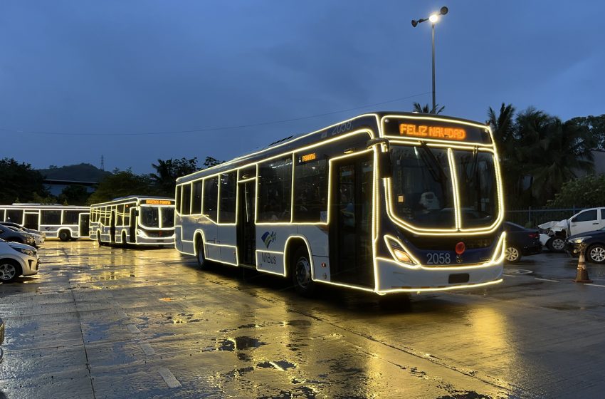  Torinos navideños de MiBus iluminan la ciudad