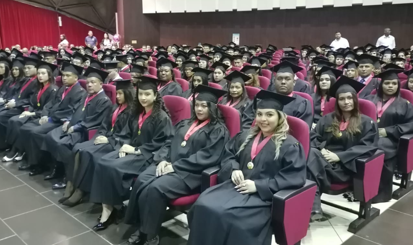  La Universidad de Panamá gradúa a 164 nuevos abogados