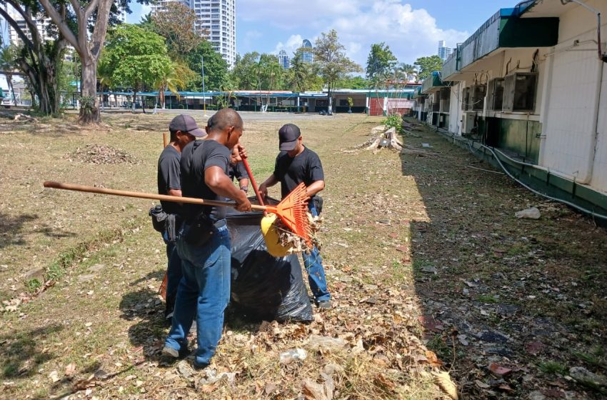  Inician trabajos de limpieza en colegios de Paitilla
