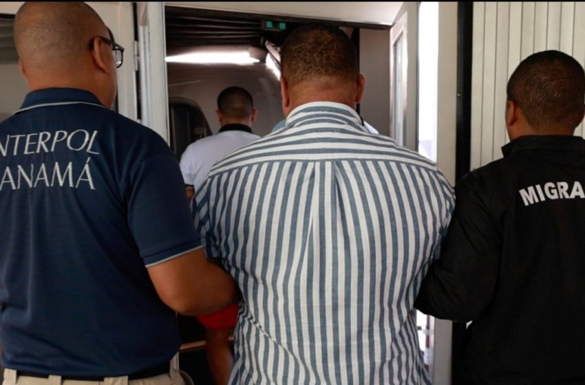  Panamá deporta a dos ecuatorianos requeridos por la justicia en ese país