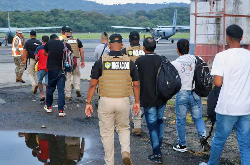  Panamá deportó y expulsó a más de 700 extranjeros en el 2023