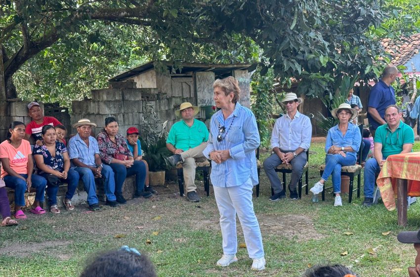  #Ruta2024: Expresidenta Mireya Moscoso recorre Penonomé
