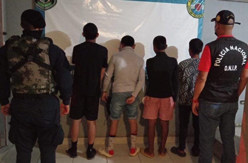  Capturan a cinco sujetos en actitud sospechosa en autopista Panamá – Colón