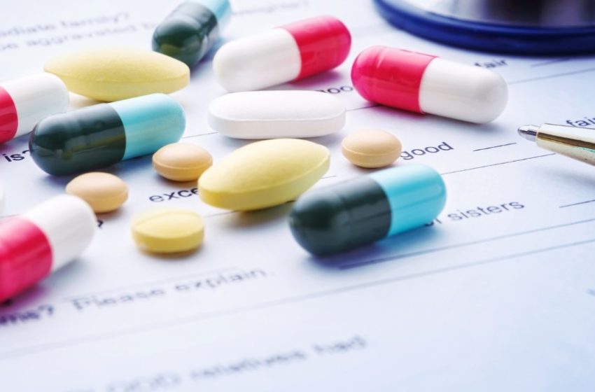  Colegio de Farmacéuticos presenta sus propuestas para reglamentar la Ley de Medicamentos 