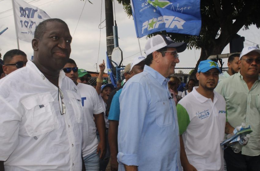  Alex, “El Negro Fino” recorrió las calles de Don Bosco junto a Martín Torrijos