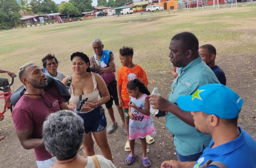  Alex, “El Negro Fino” realiza entregas y ayudas a la comunidad de Puente del Rey en Panamá Viejo