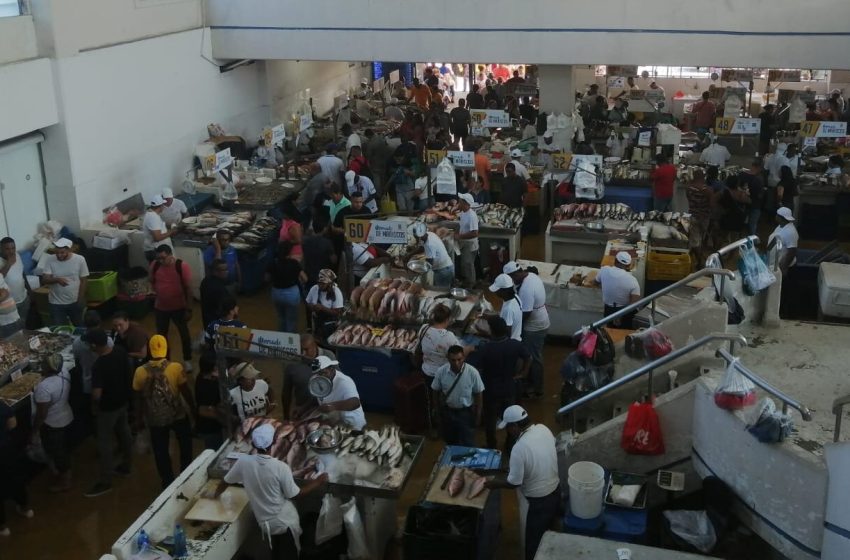  Mercado de Mariscos opera al límite de su capacidad