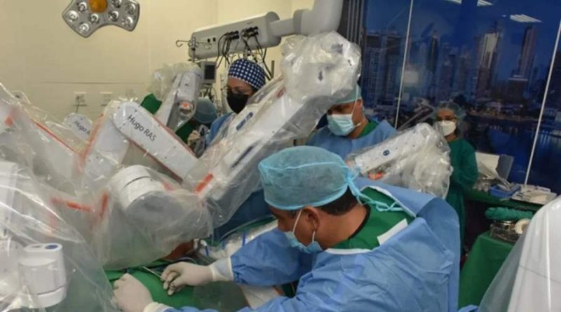  Cirugía robótica permite operar a diario tres pacientes con cáncer