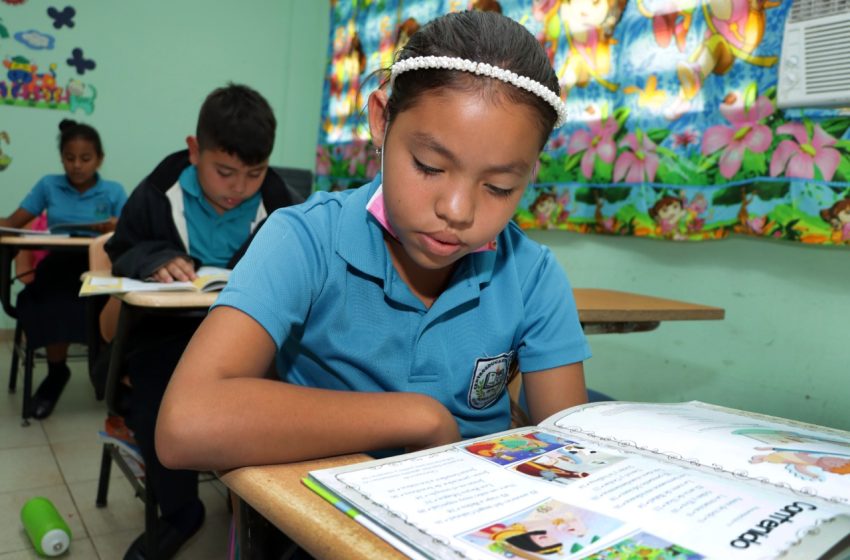  Meduca: Inicia distribución de libros a las escuelas de Chiriquí, Herrera y Panamá