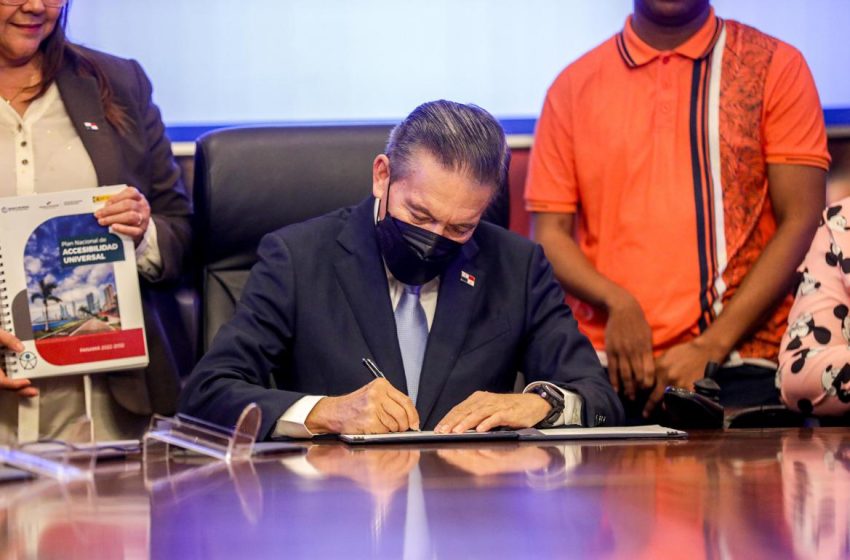  Presidente Cortizo firma decreto que aprueba el Plan Nacional de Accesibilidad Universal de Panamá