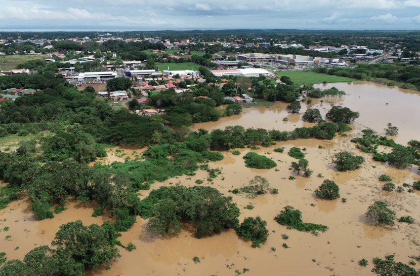  Joven investigador identifica zonas vulnerables a inundación en la cuenca baja del Río La Villa