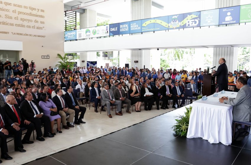  TE entrega credenciales a diputados de la Asamblea Nacional y del Parlacen