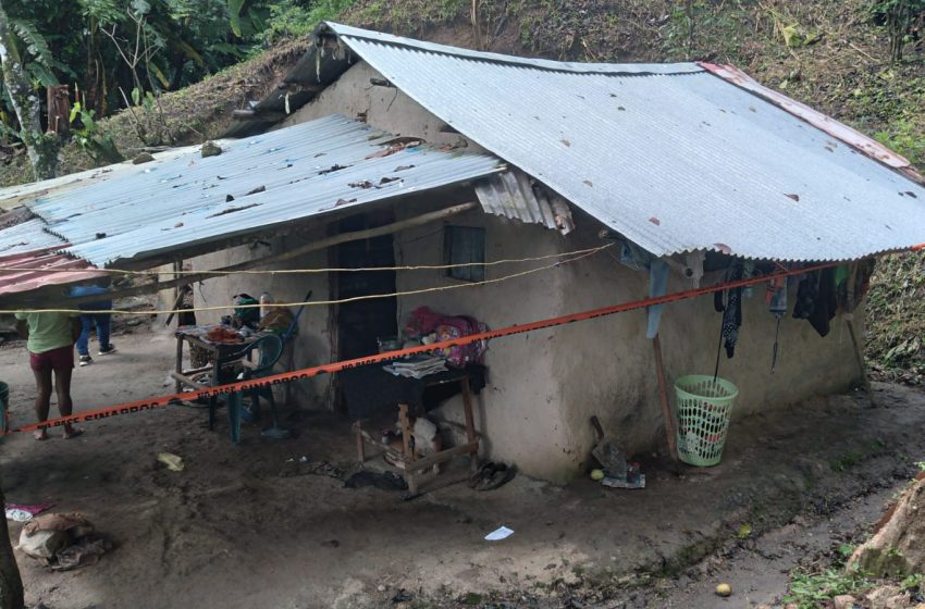  Miviot evalúa familia afectada por deslizamiento de tierra en Pajonal de Penonomé