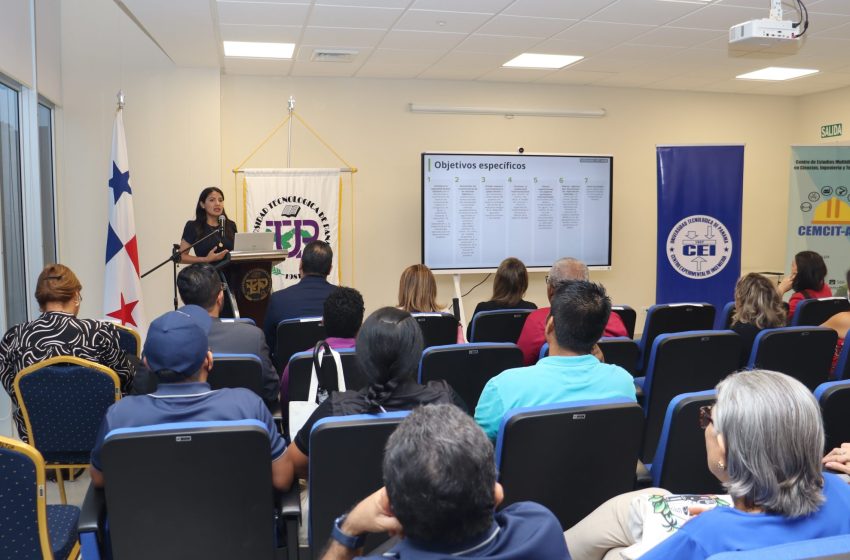  Laboratorio móvil único en la región estudia la calidad del agua en Tonosí