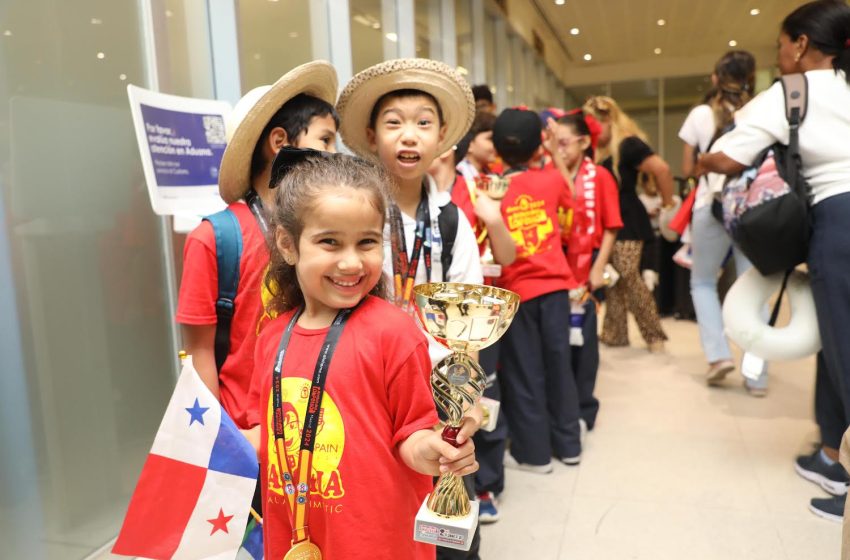  Regresa al país delegación panameña que se coronó campeona en el Mundial de Cálculo Mental realizado en Madrid, España