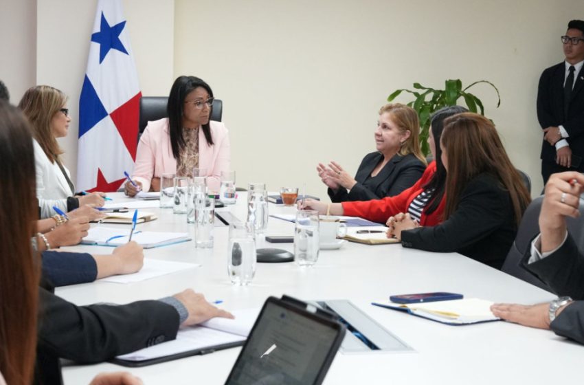  Entidades estatales unen esfuerzos para empoderar a la mujer en temas de familia