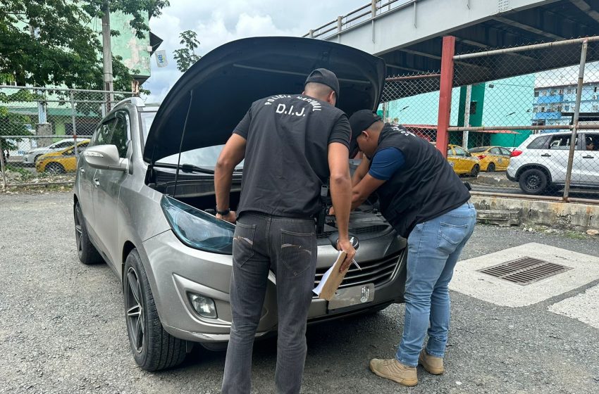  Policía recupera auto hurtado, ya le habían cambiado el color