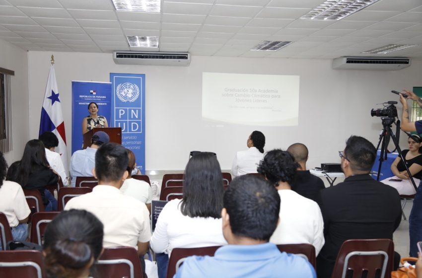  MiAMBIENTE gradúa nueva promoción de líderes climáticos