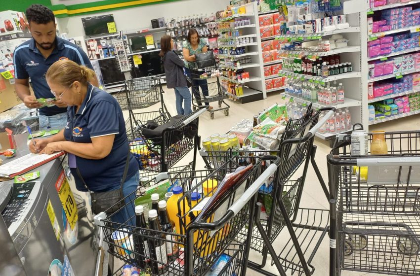  Decomisan más de 1,500 productos vencidos en supermercados de Herrera