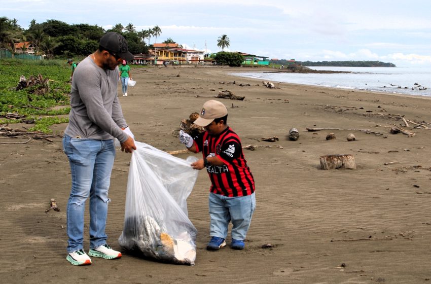  Realizan colecta simultánea de residuos en Los Santos