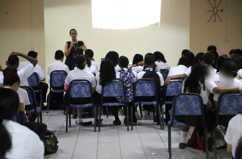  Más de 600 estudiantes se capacitan en derechos humanos