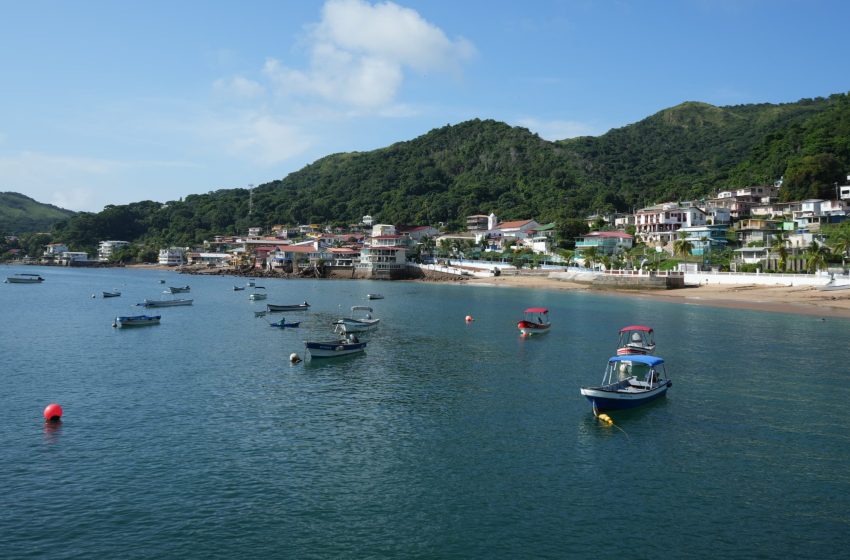  Gran jornada de limpieza de playa en Taboga