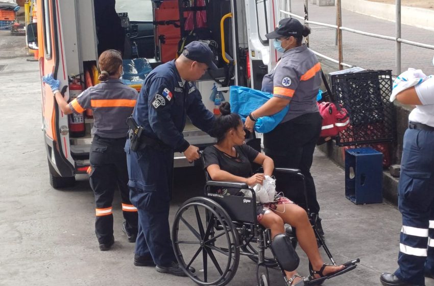  Policía del Metro asisten a mujer en labores de parto