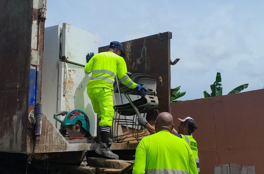  Realizan operativo contra el dengue en José Domingo Espinar