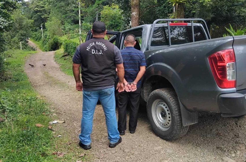  Policía aprehende a unas 10 personas por diversos delitos