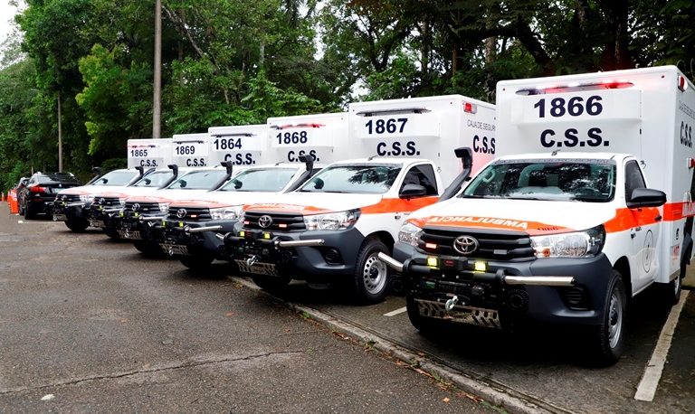  CSS recibe 6 nuevas ambulancias para mejorar servicio a la población