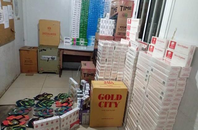  Aduanas incauta más de 10,700 cajetillas de cigarrillos en Divisa