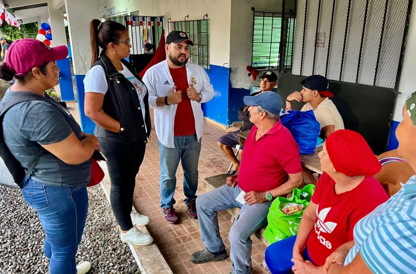  Diputado Jamis Acosta y su equipo brindan apoyo a familias afectadas por las inundaciones