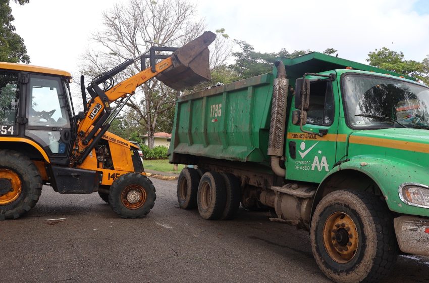  Junta Comunal de Ancón y AAUD lideran operativo de limpieza en Albrook y Clayton