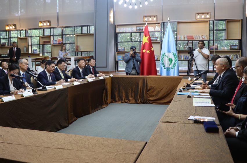  Delegación de la Asamblea Popular Nacional de China visita PARLATINO