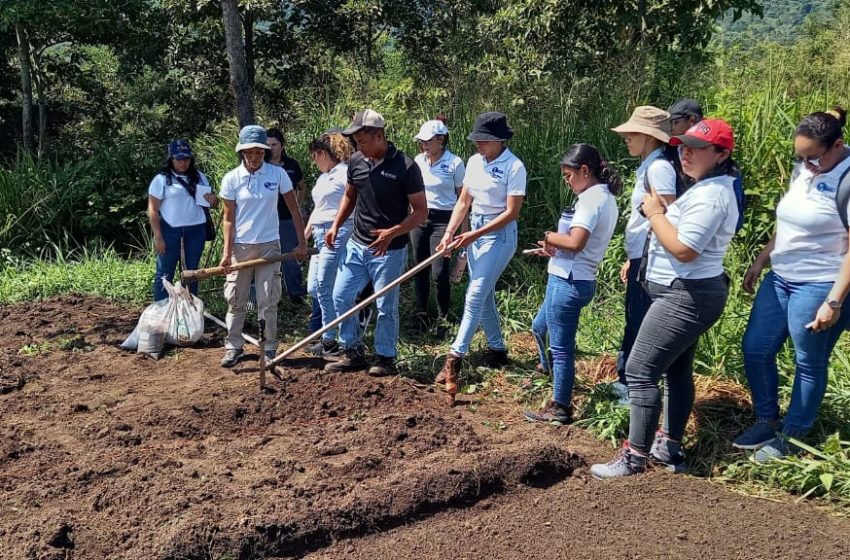  MIDA impulsa prácticas agroambientales con universitarios