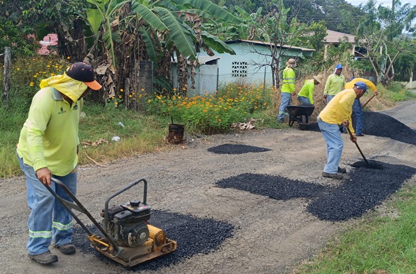  MOP mejora calles en el corregimiento de El Cocal de Las Tablas