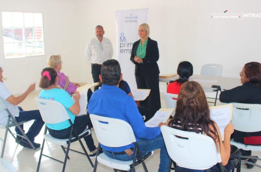  Presentan programas de empleo para fortalecer la economía en El Valle de Antón