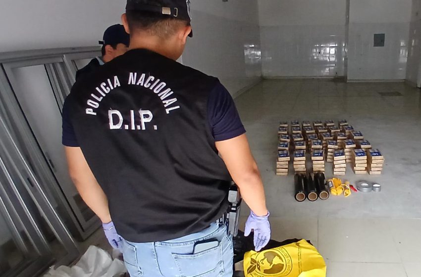  Policía incauta 150 paquetes de presunta droga ocultos en una bodega en Vista Hermosa