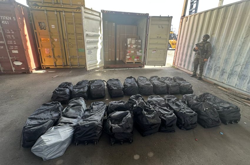  Policía incauta 722 paquetes de presunta droga en una terminal portuaria del pacífico