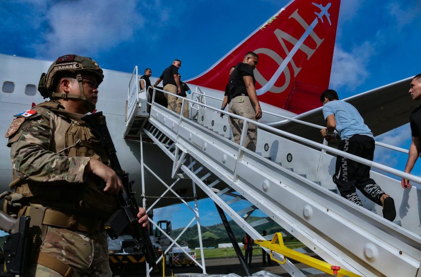  Panamá refuerza su política migratoria: Más de 1,800 migrantes deportados y expulsados en cinco meses