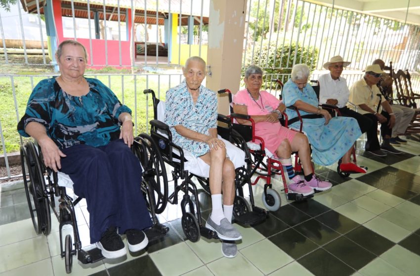  Servicio Nacional de Voluntariado del MIDES lleva alegría y promueve vejez saludable en el Hogar Bolívar