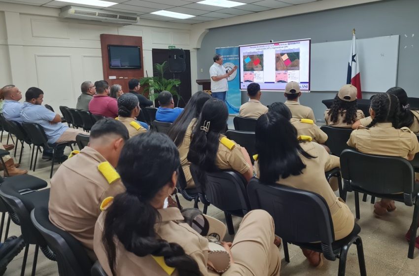  Estudiantes de institutos técnicos agropecuarios son capacitados en calidad de los suelos y producción agrícola resiliente